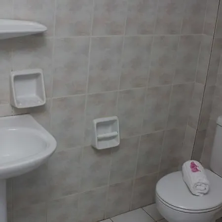 Olive Grove Apts Апартаменты *